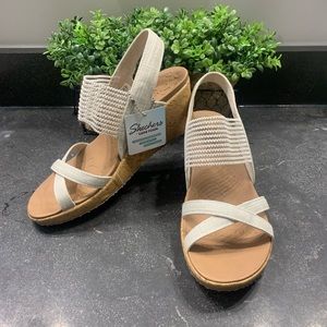 Sketchers Lux Foam sandal